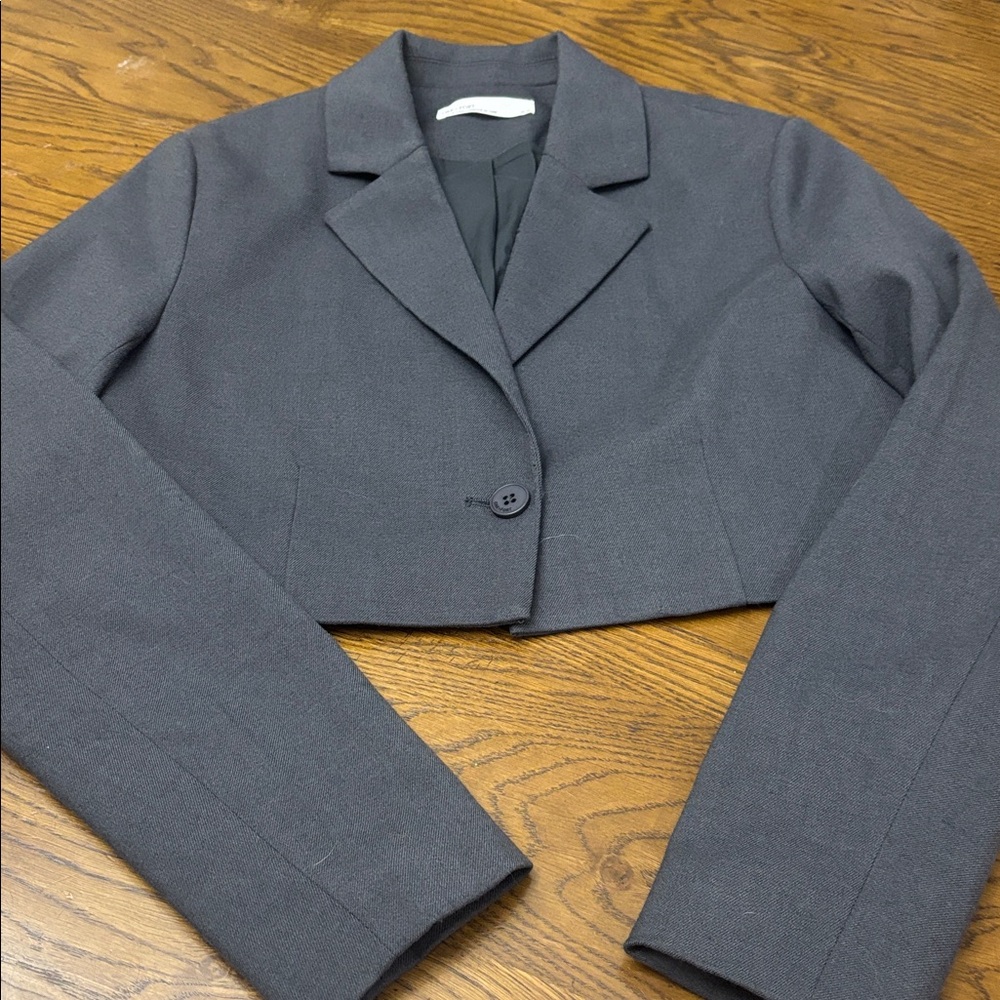 OAK + FORT Charcoal Cropped Blazer - Picture 3 of 9